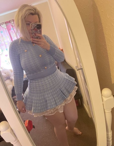 Naughty Danni top actress photo