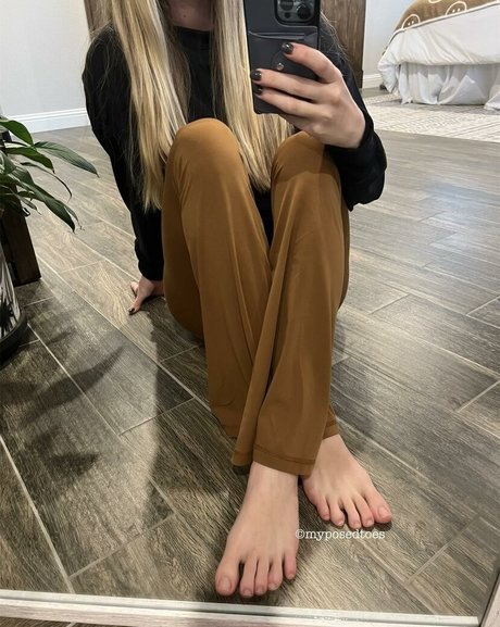 Brooke Jones xxx pornstar pictures