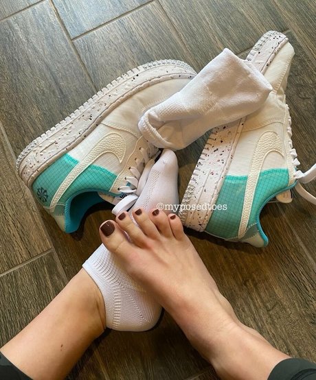 Brooke Jones hot model pictures