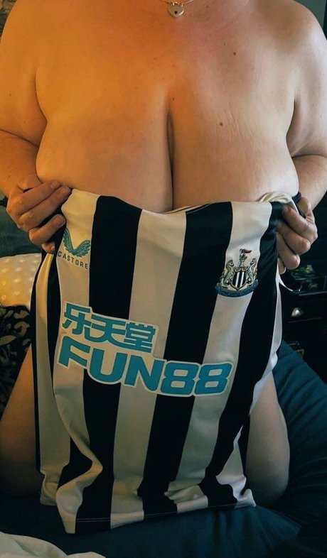 Busty Von Tease sex star gallery