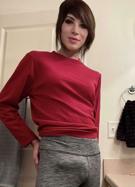 Allie Lilac model high quality pictures