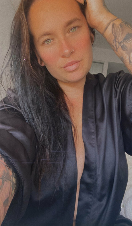 bekrose x2 model erotic photo