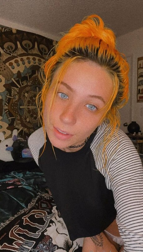 hairbyharleyy naked pornstar picture