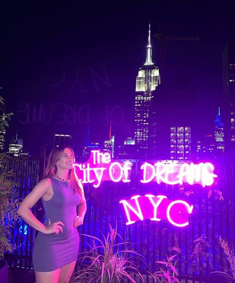 Thaynara OG naked model picture