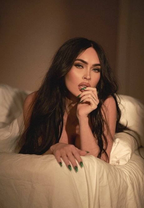 Megan Fox hot model photo