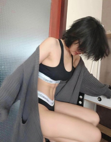 Poon Wrunya pornstar art gallery