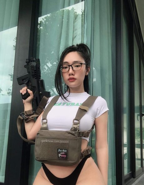 Poon Wrunya adult star images