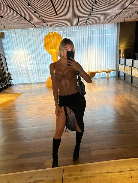 cakebycay nude pornstar archive