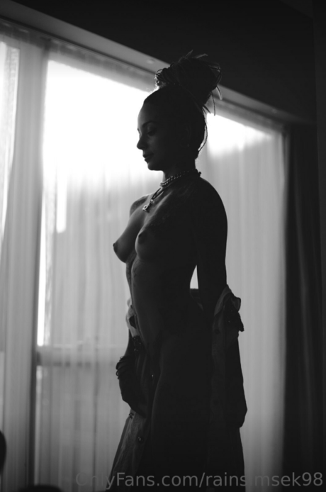 Yagmur Simsek_ model nudes images