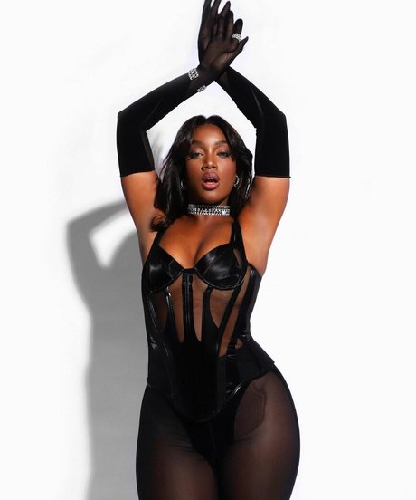 big pussy onlyfans nude image