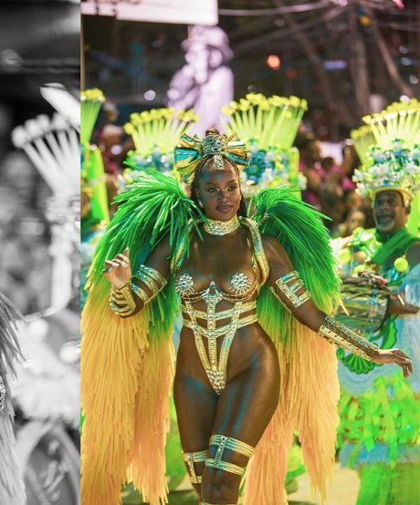 shemale handjob onlyfans sexy pics