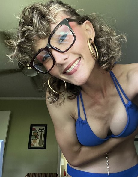 Ahanu Reed pornstar erotic pictures