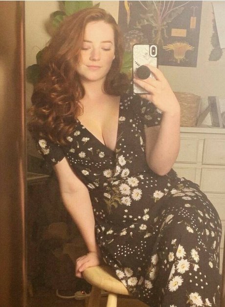 Goodnight Moon erotic star photos