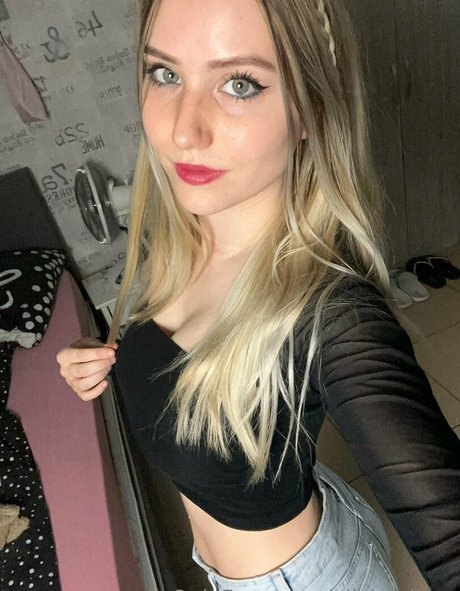 Gewoonalicia pornstar naked img