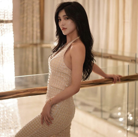 June Gong hd actress pics