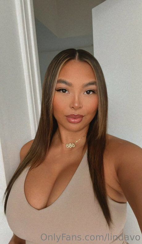 Linda Vo hot star pics