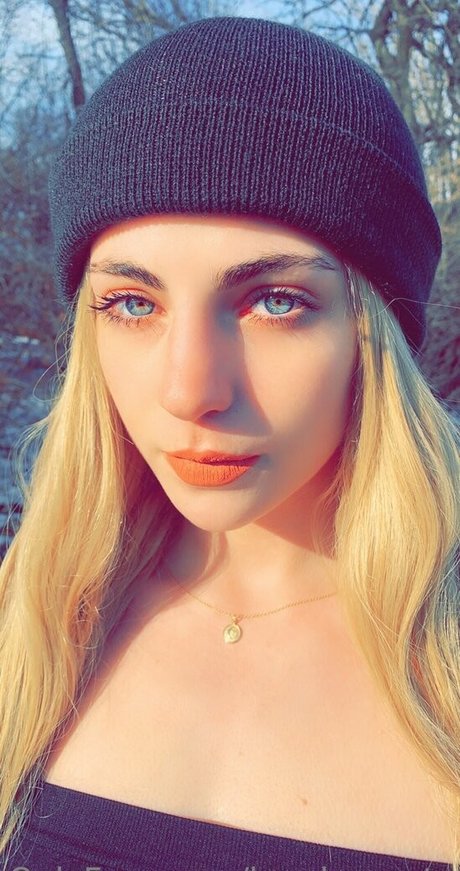 squat onlyfans sexy nude photo