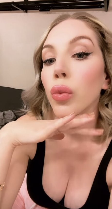 tiny asian onlyfans free xxx photos