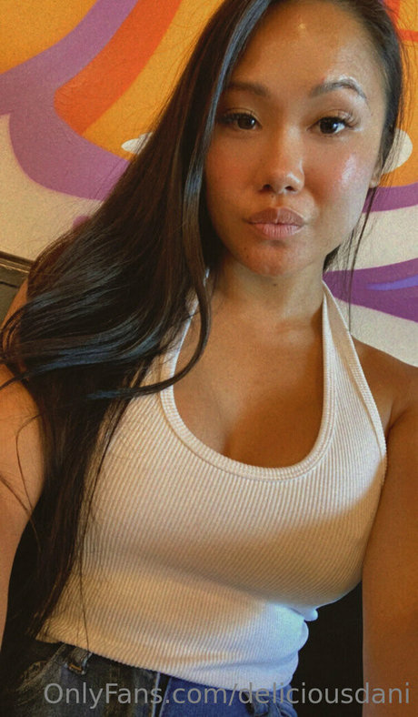 DeliciousDani perfect pornstar pictures