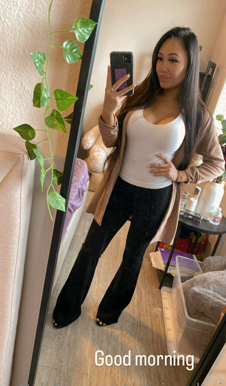 DeliciousDani model xxx photos