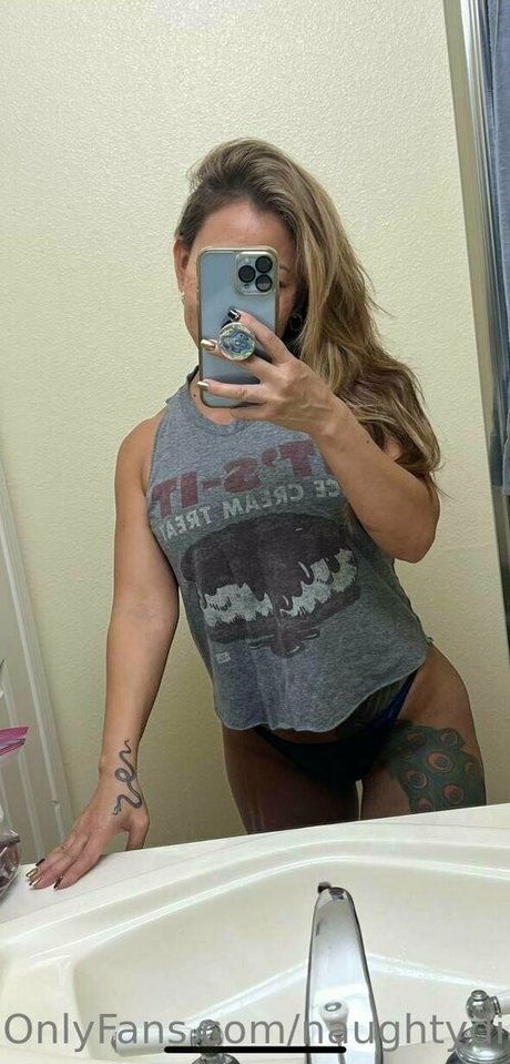 naughtydiamond11 beautiful model pics