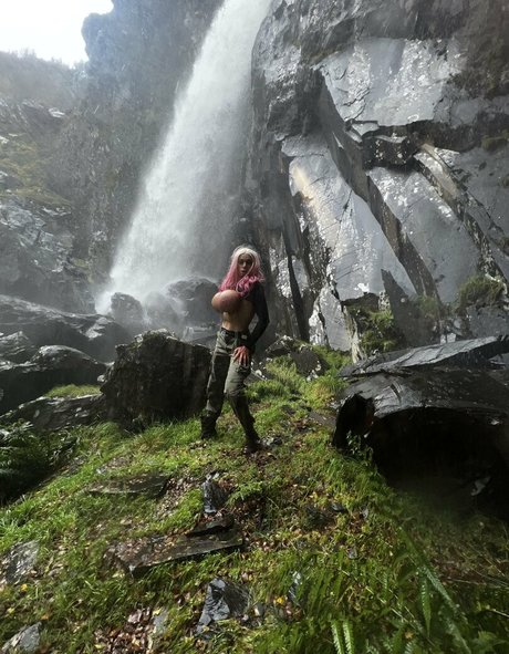 fxxkingexplorers star naked pics