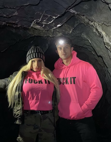 fxxkingexplorers pretty pornstar pics