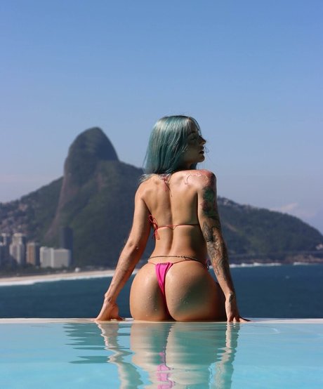 Adriana Lua hot pornstar images