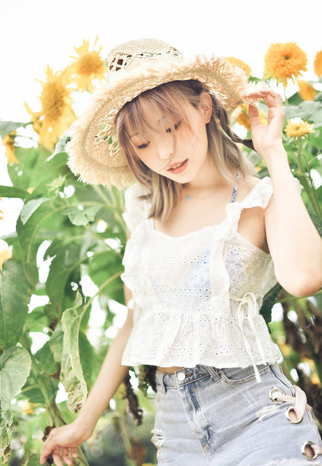 eeelyeee pornstar xxx images