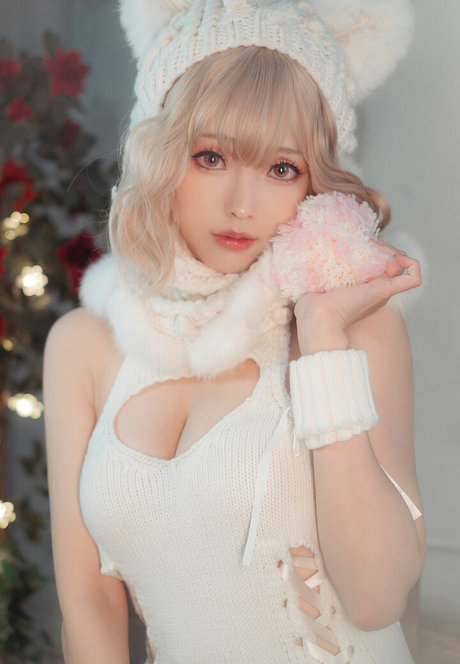 eeelyeee pornstar nude pics