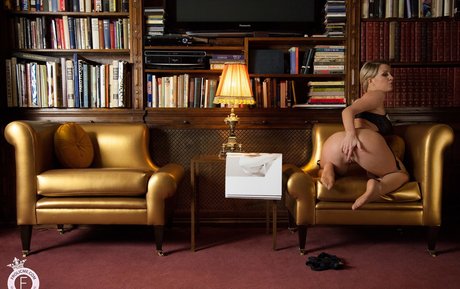 Sienna Day hd model picture