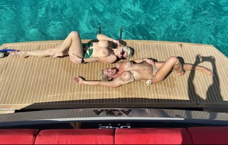 blonde shemale onlyfans free xxx archive