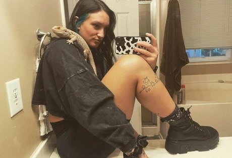 beautiful japanese onlyfans nudes gallery