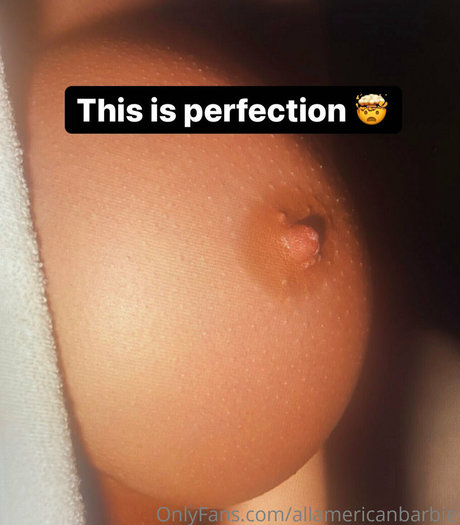 Christina Savoyy naked star picture