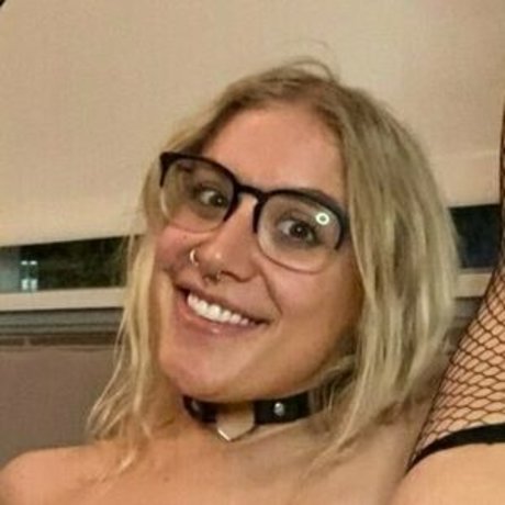 Vickie Vix beautiful actress image