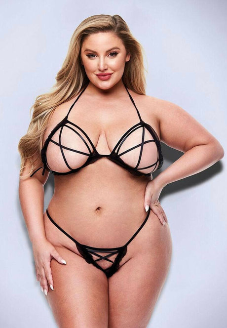 curvy shemale onlyfans pornos galleries