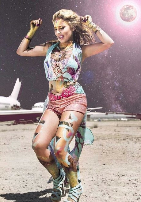 Haley Reinhart adult model images