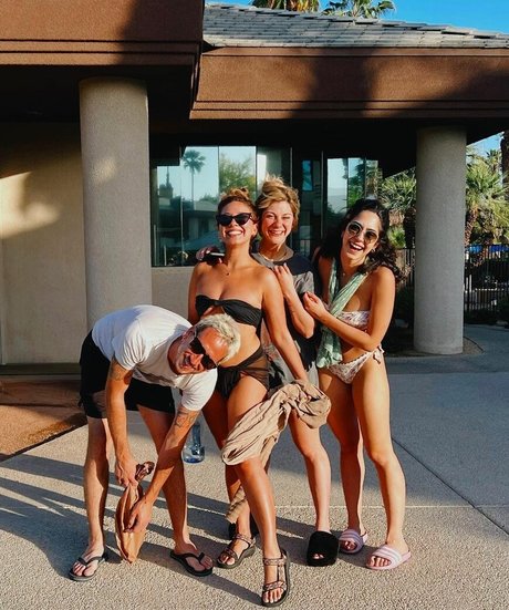 Haley Reinhart model sex picture