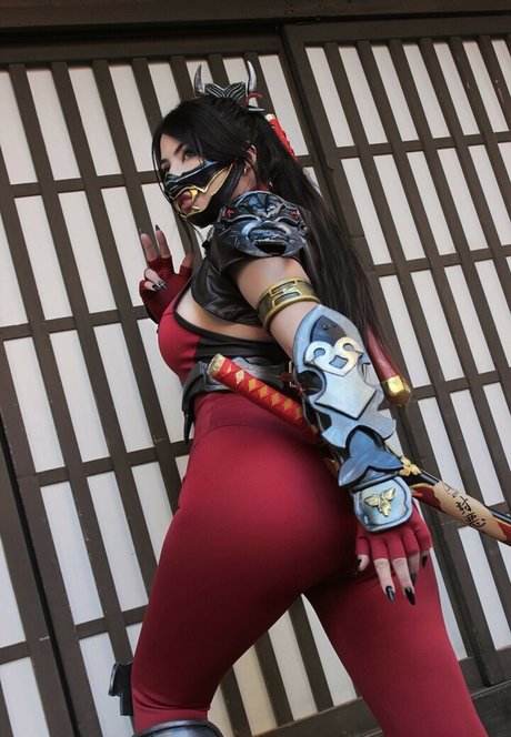 Danielle Vedovelli model art gallery