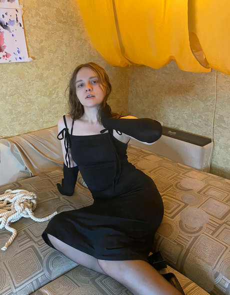 Leahmplay erotic actress pic