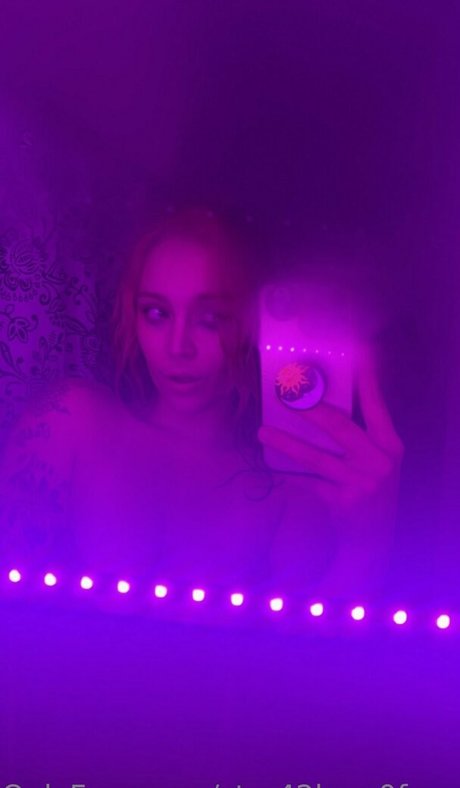 milf strip onlyfans pornos image