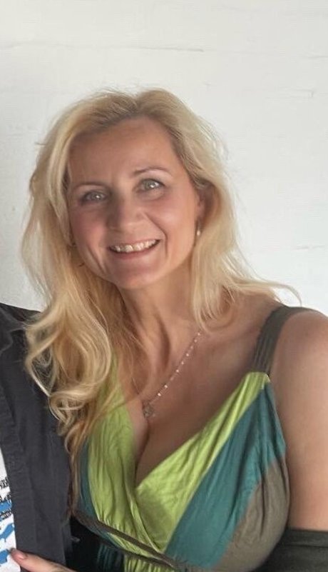 Corrinne Wicks pretty actress pictures