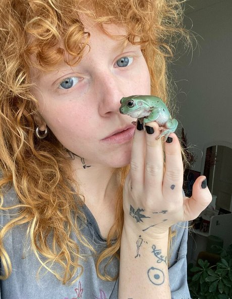 tilda red pornstar erotic pic