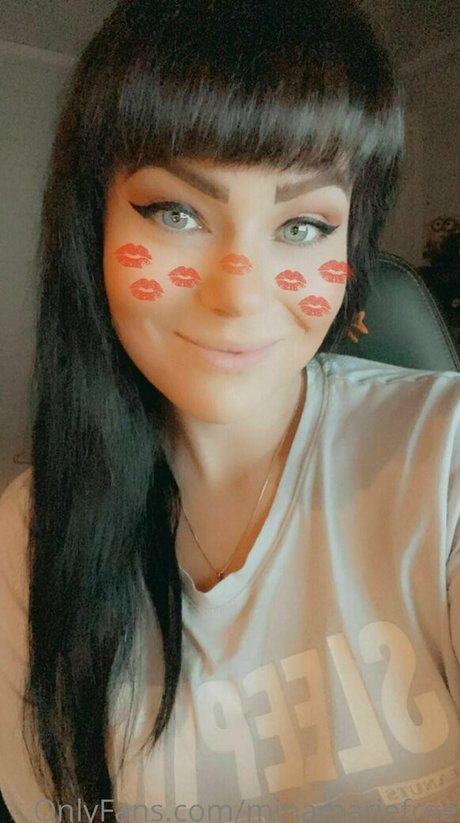 minamariefree star image