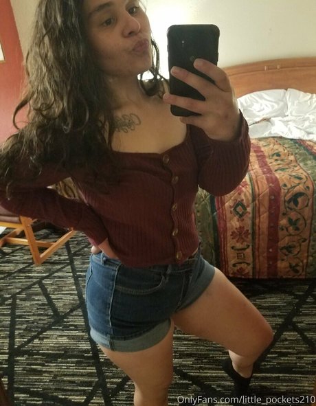 little pockets210 nude model gallery