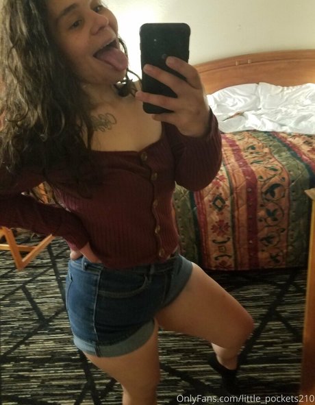 little pockets210 model porn photo