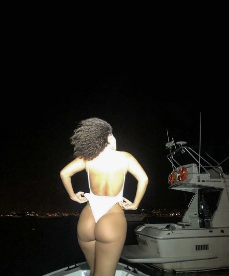 buhloves nudes model images