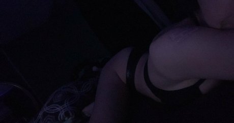 FrontDeskLady hd pornstar pic