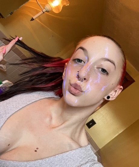 FrontDeskLady actress pictures