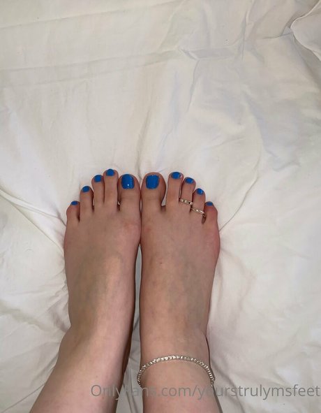 yourstrulymsfeet model porn archive
